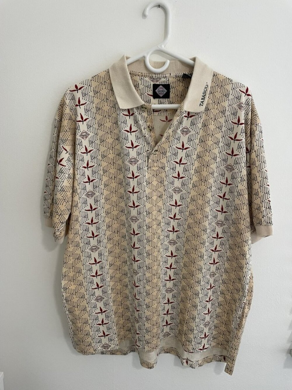 Tobasco Polo Shirt Mens L, Chili peppers/golf clubs beige/100% cotton/breathable